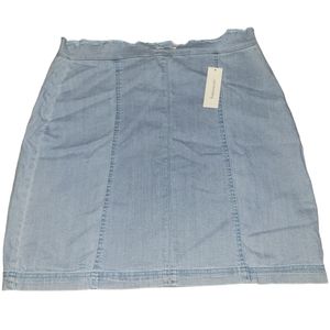 Harper Heritage Denim Skirt.  Size Large.